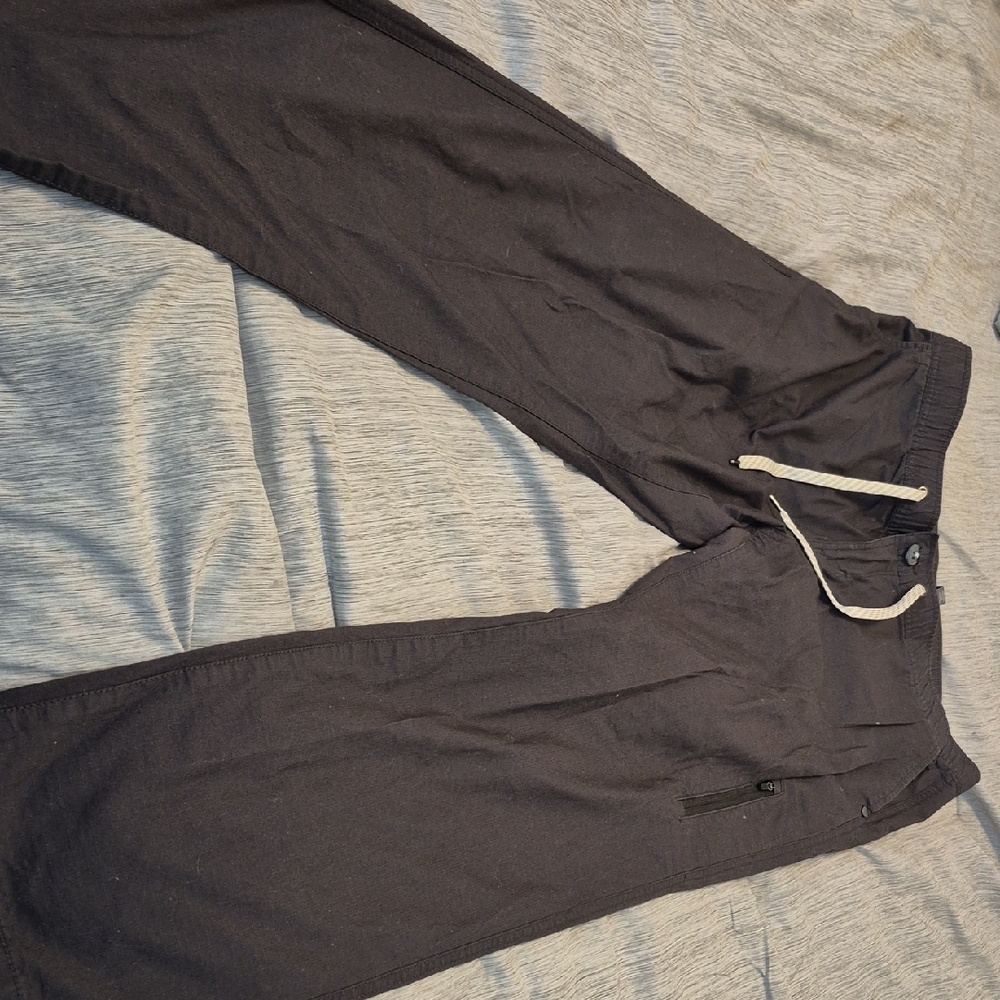 Vuori Men's Black Joggers